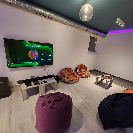 Apartman 18 Aparthotel Debreţin Exterior foto