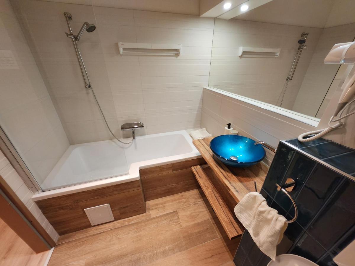 Apartman 18 Aparthotel Debreţin Exterior foto