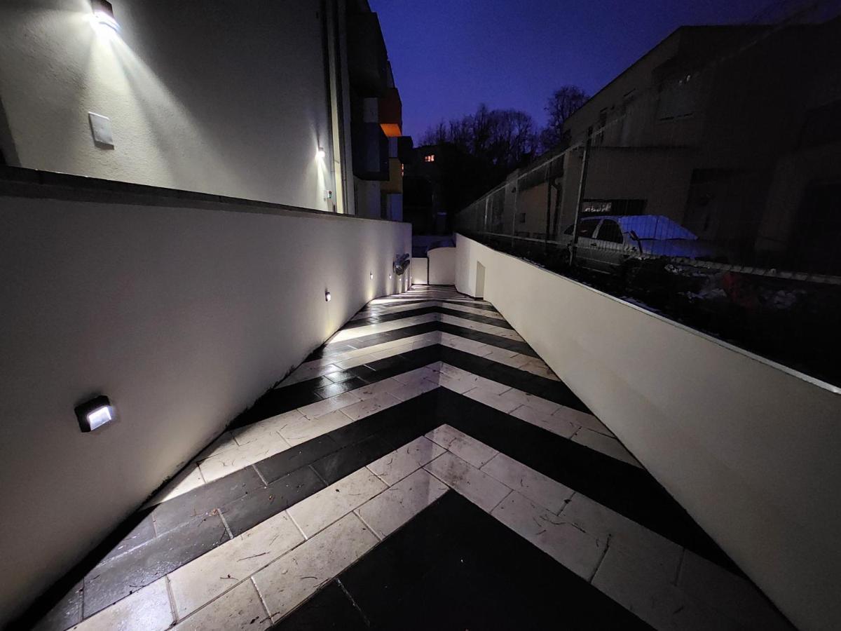 Apartman 18 Aparthotel Debreţin Exterior foto
