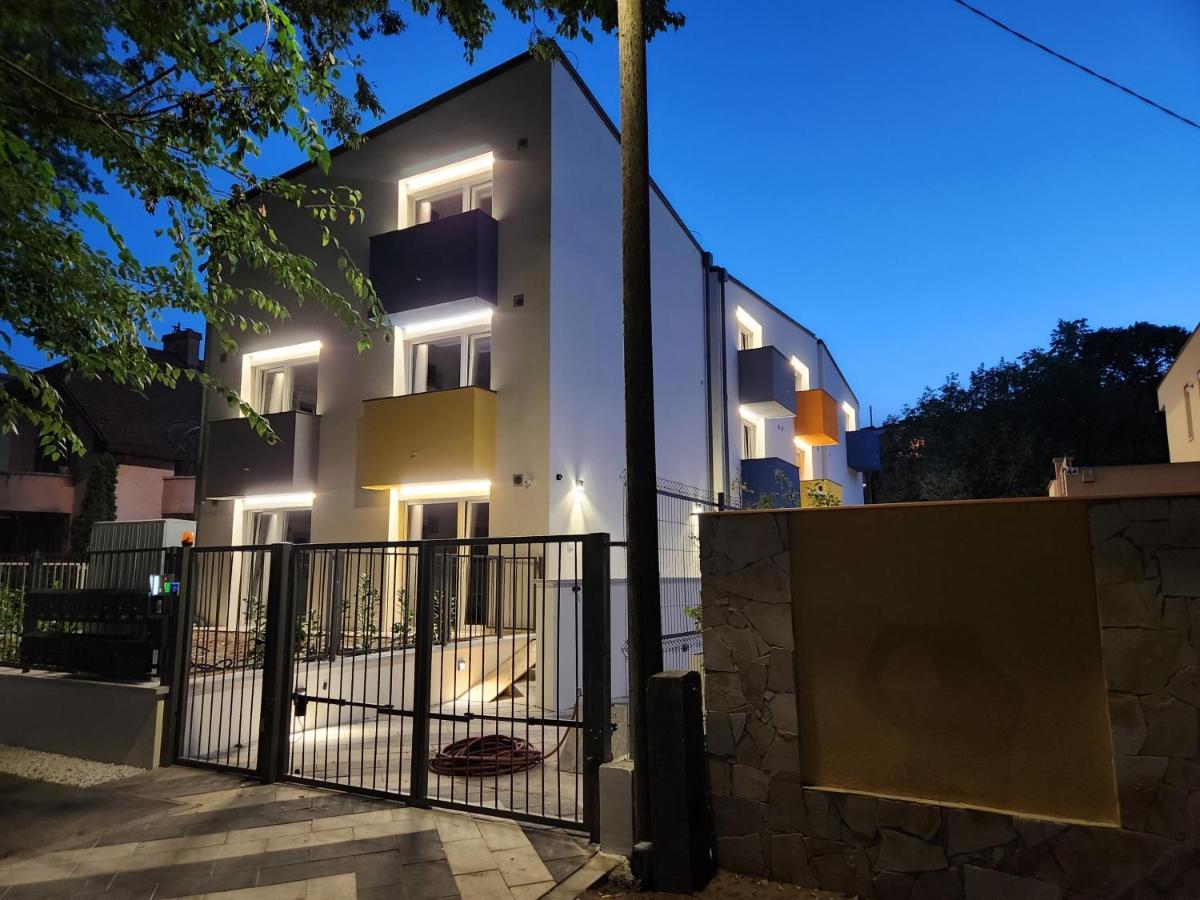 Apartman 18 Aparthotel Debreţin Exterior foto