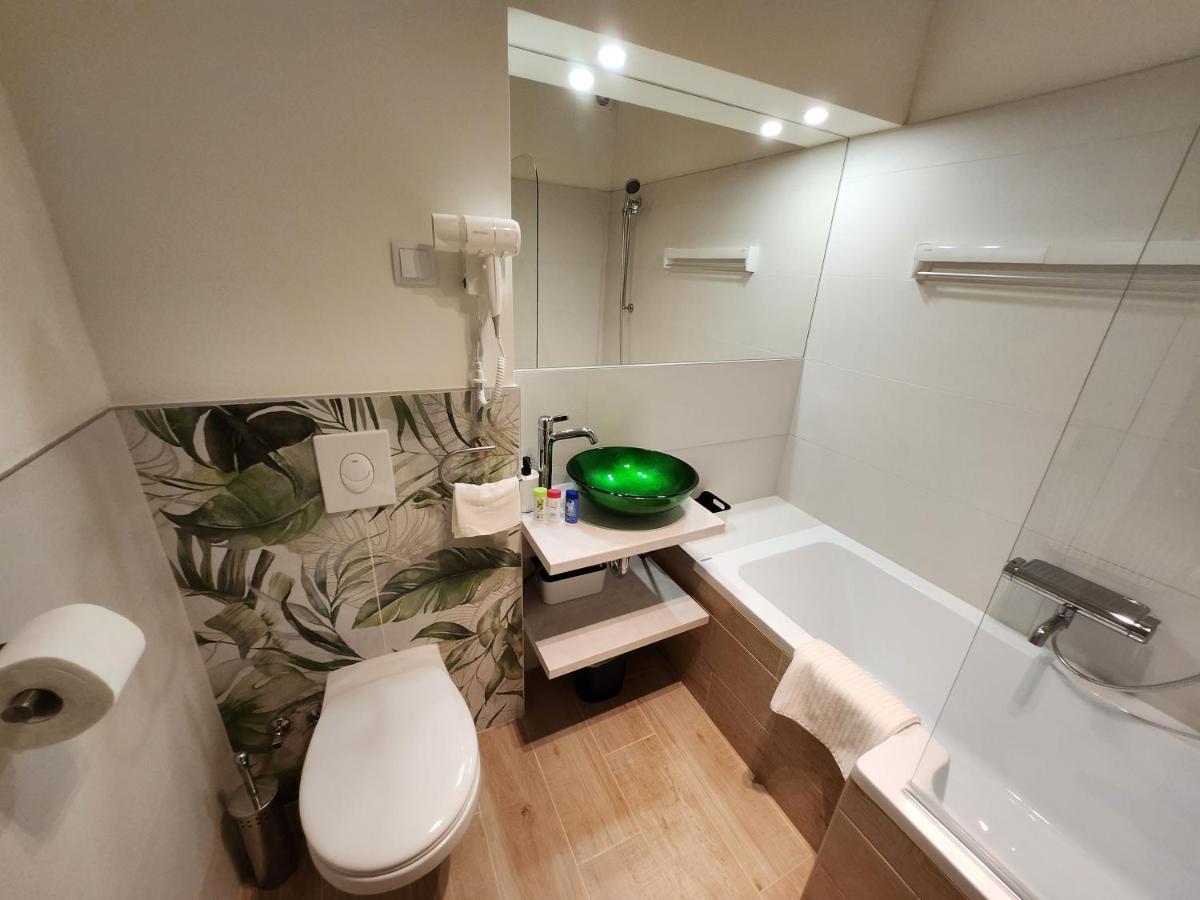Apartman 18 Aparthotel Debreţin Exterior foto