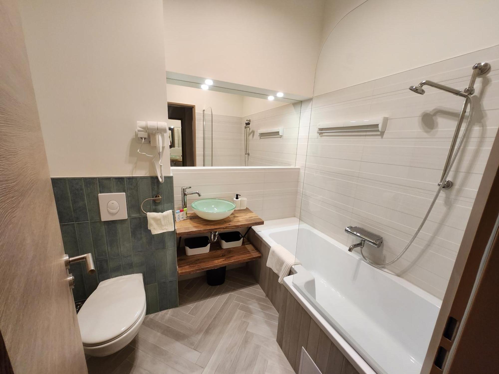 Apartman 18 Aparthotel Debreţin Exterior foto